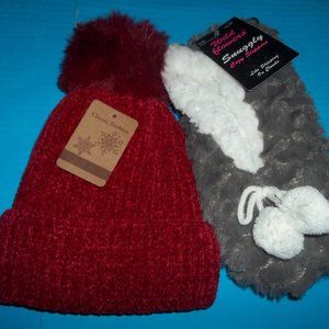 nwt cozy brown slippers & a red hat! sz sm-med